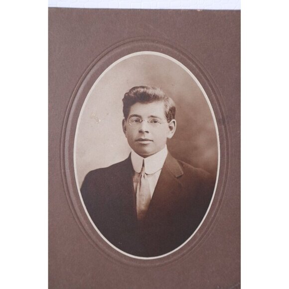 5 Victorian Photographs on Board Man Woman Portrait Vintage Black White Picture - Picture 5 of 6